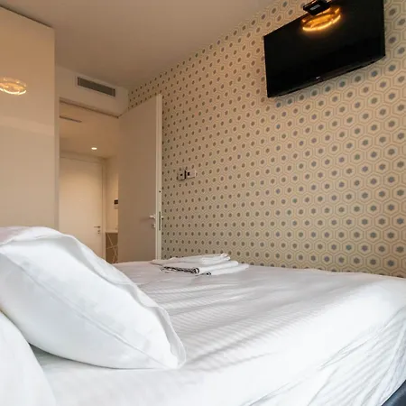 Royal - Sakura Park *