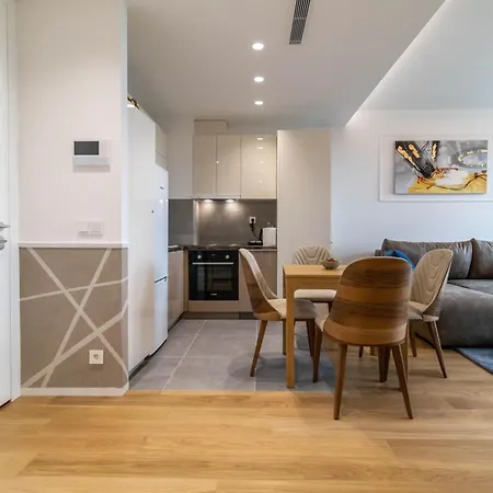 Royal - Sakura Park Апартаменты Белград