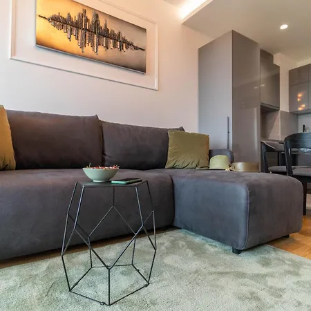 Royal - Sakura Park Belgrad